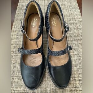 Clarks Leather pumps